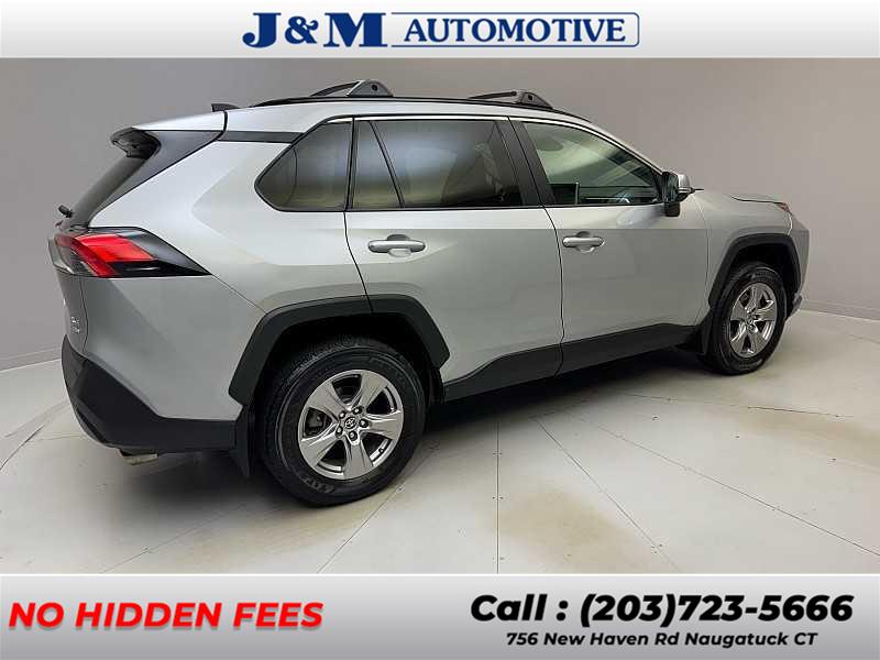 2023 Toyota RAV4 XLE photo 5