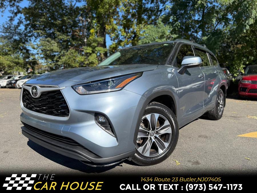 2021 Toyota Highlander XLE photo 2