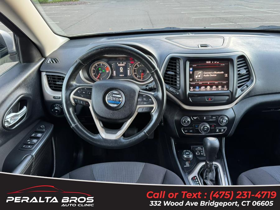 2016 Jeep Cherokee 4WD 4dr Latitude, available for sale in Bridgeport, Connecticut | Peralta Bros Auto Clinic. Bridgeport, Connecticut 2016 Jeep Cherokee 4WD 4dr Latitude, available for sale in Bridgeport, Connecticut | Peralta Bros Auto Clinic. Bridgeport, Connecticut