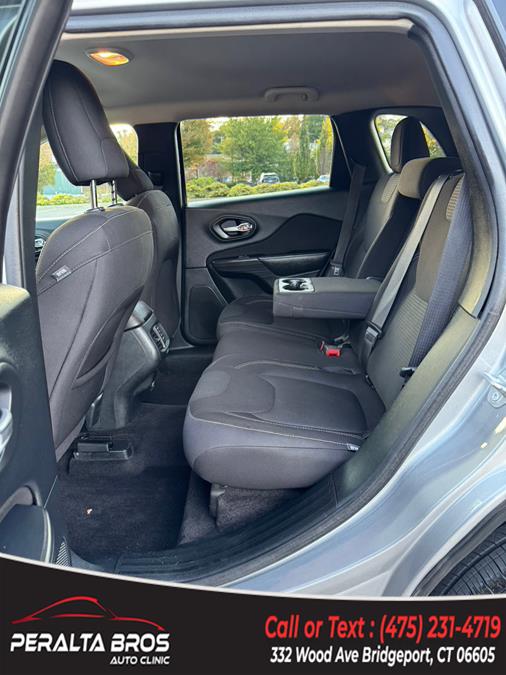 2016 Jeep Cherokee 4WD 4dr Latitude, available for sale in Bridgeport, Connecticut | Peralta Bros Auto Clinic. Bridgeport, Connecticut 2016 Jeep Cherokee 4WD 4dr Latitude, available for sale in Bridgeport, Connecticut | Peralta Bros Auto Clinic. Bridgeport, Connecticut
