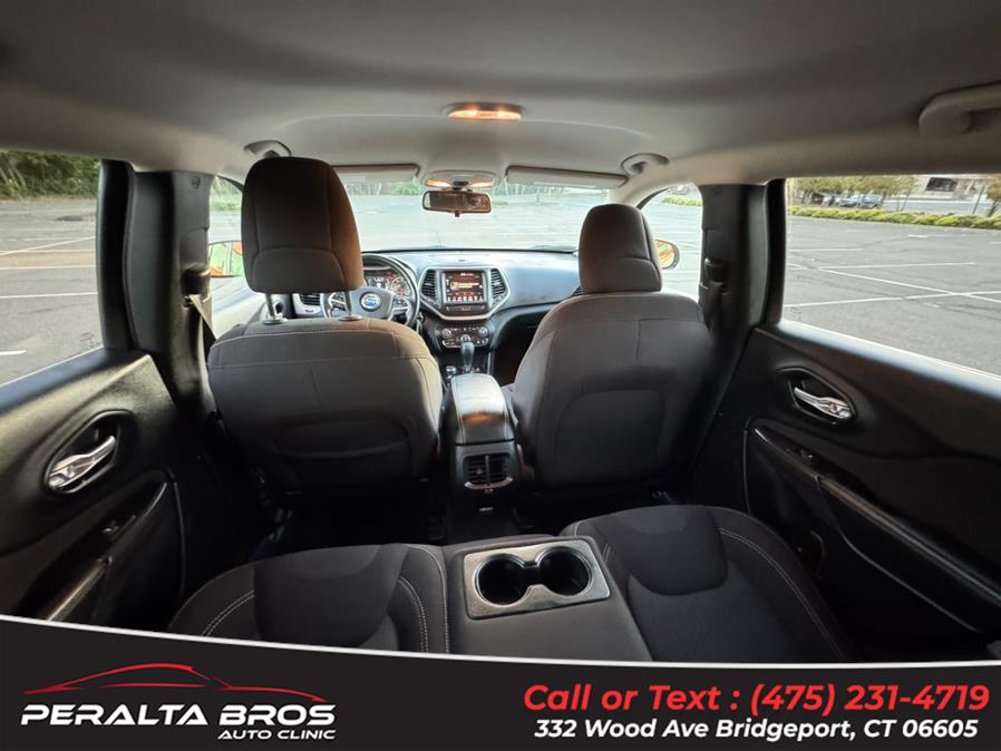 2016 Jeep Cherokee 4WD 4dr Latitude, available for sale in Bridgeport, Connecticut | Peralta Bros Auto Clinic. Bridgeport, Connecticut 2016 Jeep Cherokee 4WD 4dr Latitude, available for sale in Bridgeport, Connecticut | Peralta Bros Auto Clinic. Bridgeport, Connecticut