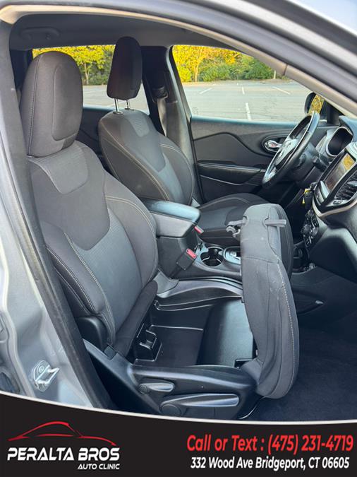 2016 Jeep Cherokee 4WD 4dr Latitude, available for sale in Bridgeport, Connecticut | Peralta Bros Auto Clinic. Bridgeport, Connecticut 2016 Jeep Cherokee 4WD 4dr Latitude, available for sale in Bridgeport, Connecticut | Peralta Bros Auto Clinic. Bridgeport, Connecticut