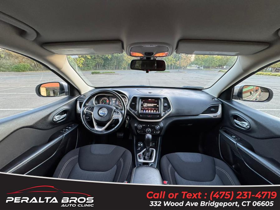 2016 Jeep Cherokee 4WD 4dr Latitude, available for sale in Bridgeport, Connecticut | Peralta Bros Auto Clinic. Bridgeport, Connecticut 2016 Jeep Cherokee 4WD 4dr Latitude, available for sale in Bridgeport, Connecticut | Peralta Bros Auto Clinic. Bridgeport, Connecticut