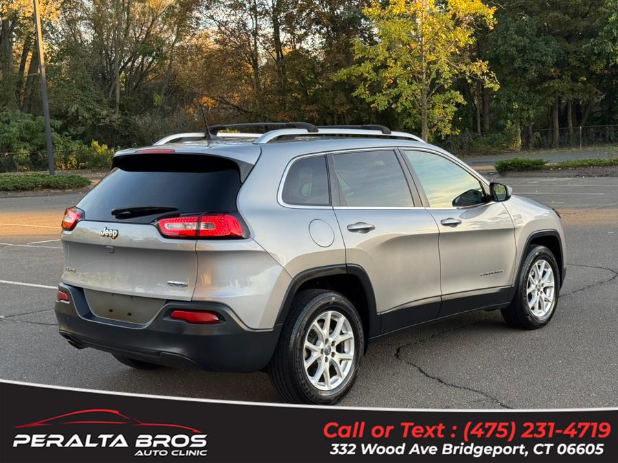 2016 Jeep Cherokee 4WD 4dr Latitude, available for sale in Bridgeport, Connecticut | Peralta Bros Auto Clinic. Bridgeport, Connecticut 2016 Jeep Cherokee 4WD 4dr Latitude, available for sale in Bridgeport, Connecticut | Peralta Bros Auto Clinic. Bridgeport, Connecticut