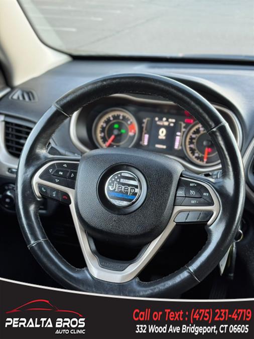 2016 Jeep Cherokee 4WD 4dr Latitude, available for sale in Bridgeport, Connecticut | Peralta Bros Auto Clinic. Bridgeport, Connecticut 2016 Jeep Cherokee 4WD 4dr Latitude, available for sale in Bridgeport, Connecticut | Peralta Bros Auto Clinic. Bridgeport, Connecticut