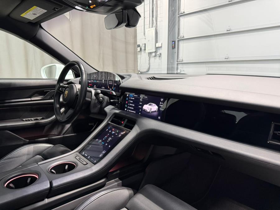 2021 Porsche Taycan 4S photo 14