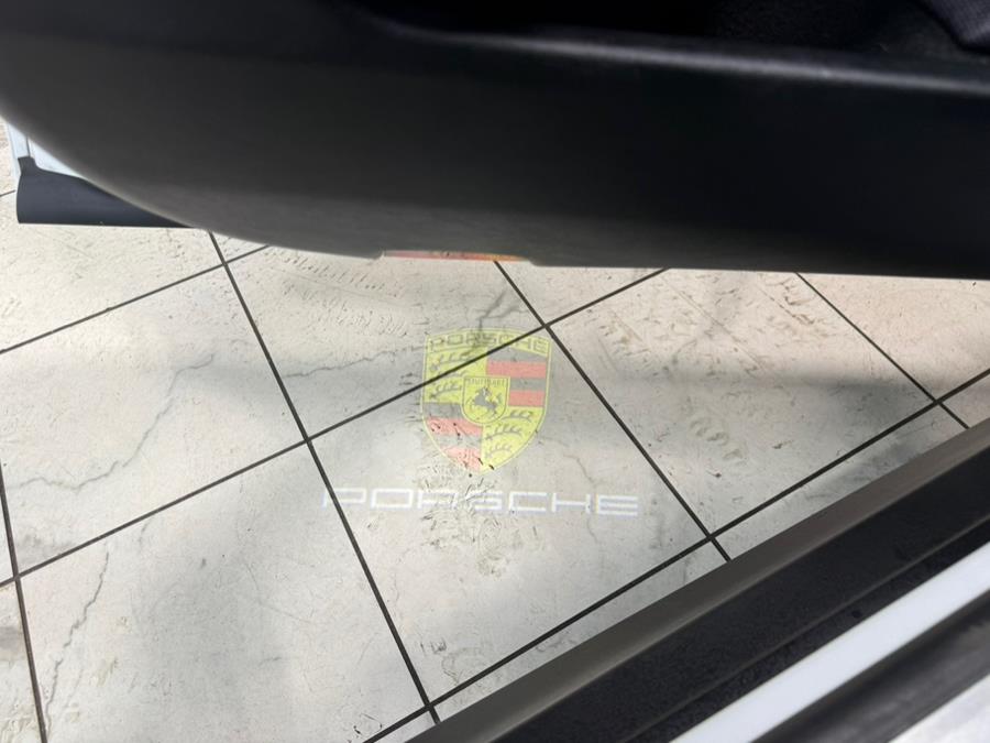 2021 Porsche Taycan 4S photo 19