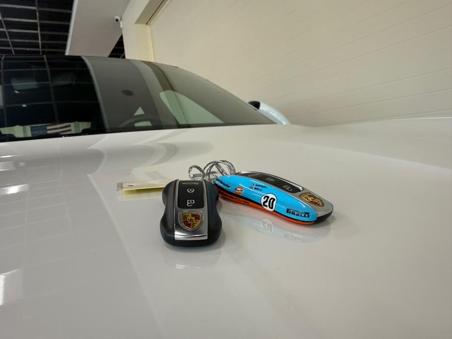 2021 Porsche Taycan 4S photo 39