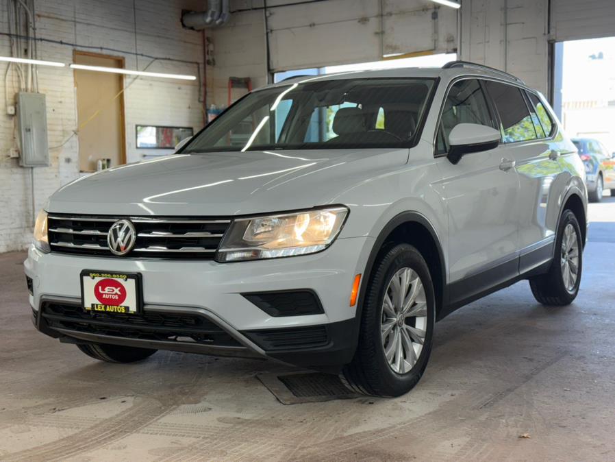 2018 Volkswagen Tiguan SE photo 2