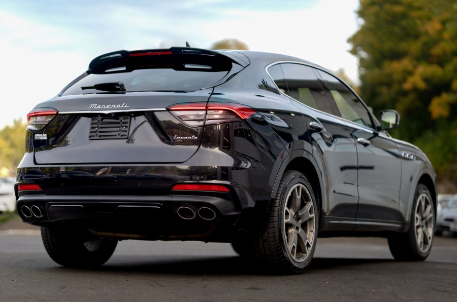 2023 Maserati Levante Modena S photo 3