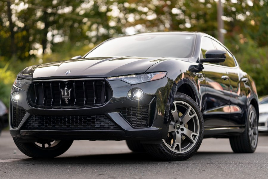 2023 Maserati Levante Modena S photo 2
