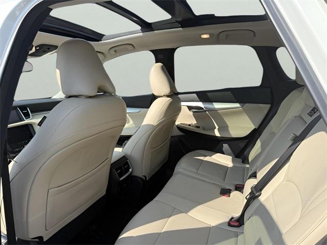 2019 Infiniti QX50 Essential photo 16