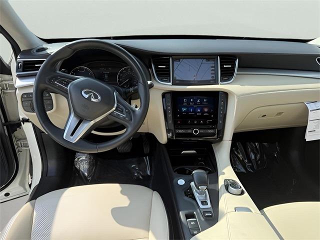 2019 Infiniti QX50 Essential photo 17