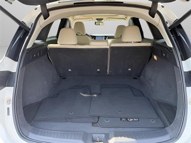 2019 Infiniti QX50 Essential photo 18