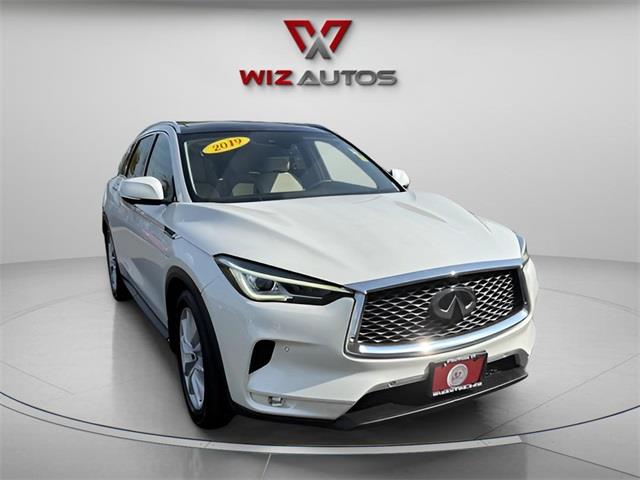 2019 Infiniti QX50 Essential photo 3