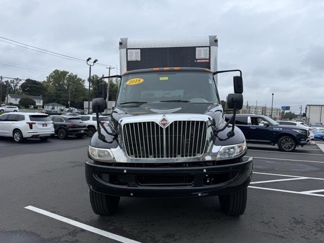 2018 International 4300 DuraStar 4300 photo 2