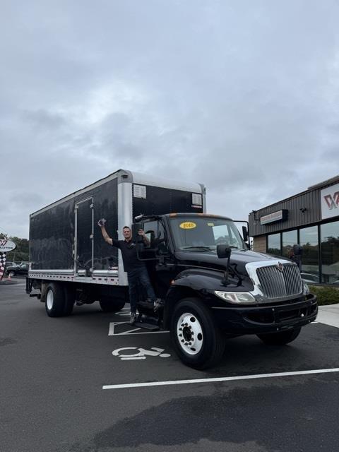 2018 International 4300 DuraStar 4300 photo 3