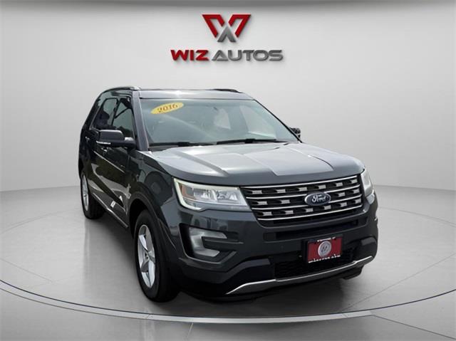 2016 Ford Explorer XLT photo 2