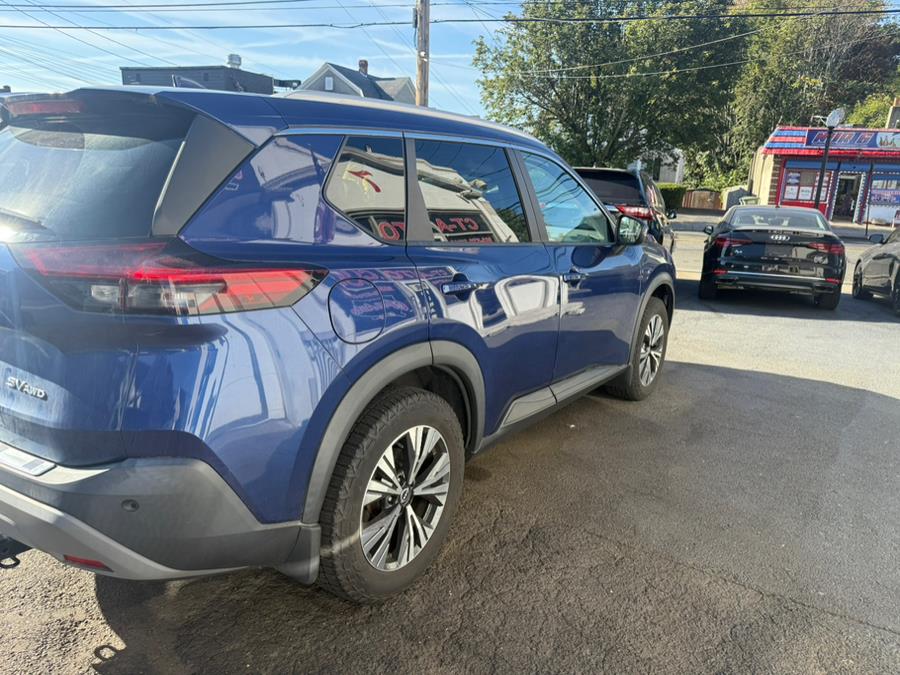2022 Nissan Rogue SV photo 5