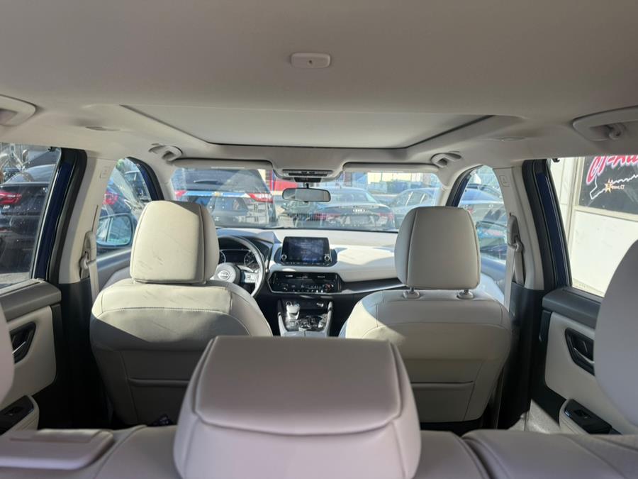 2022 Nissan Rogue SV photo 8