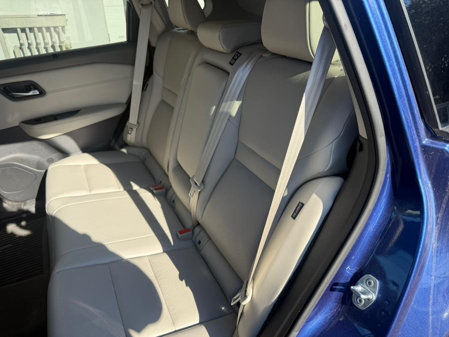 2022 Nissan Rogue SV photo 10