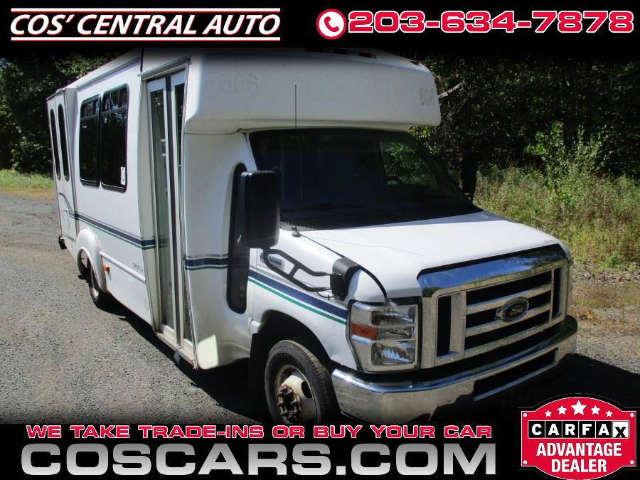 Used 2017 Ford E-Series Cutaway in Meriden, Connecticut | Cos Central Auto. Meriden, Connecticut