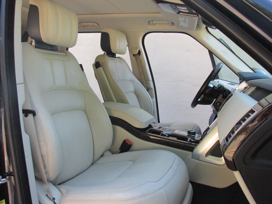 2020 Land Rover Range Rover P525 HSE photo 2