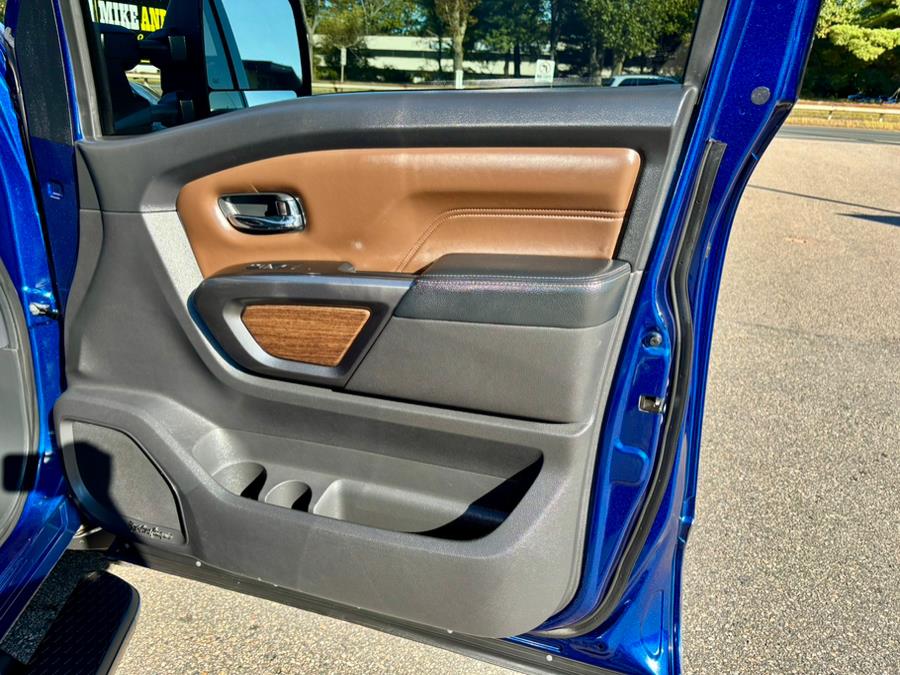 2016 Nissan Titan XD 4WD Crew Cab Platinum Reserve Diesel, available for sale in South Windsor, Connecticut | Mike And Tony Auto Sales, Inc. South Windsor, Connecticut 2016 Nissan Titan XD 4WD Crew Cab Platinum Reserve Diesel, available for sale in South Windsor, Connecticut | Mike And Tony Auto Sales, Inc. South Windsor, Connecticut