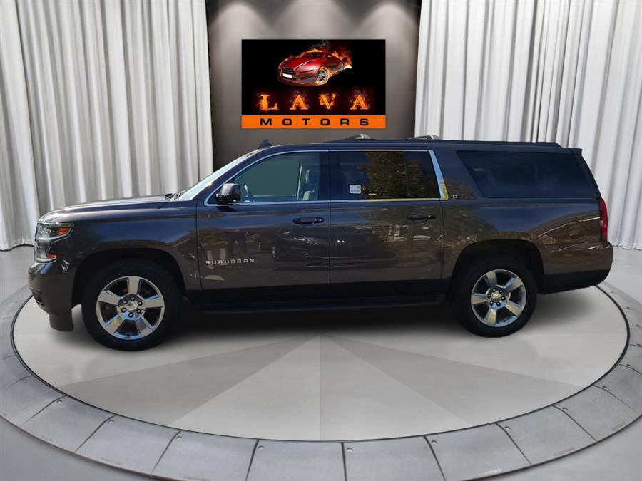 2017 Chevrolet Suburban 1500 LT photo 3