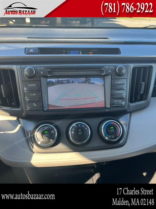 2015 Toyota RAV4 LE photo 16