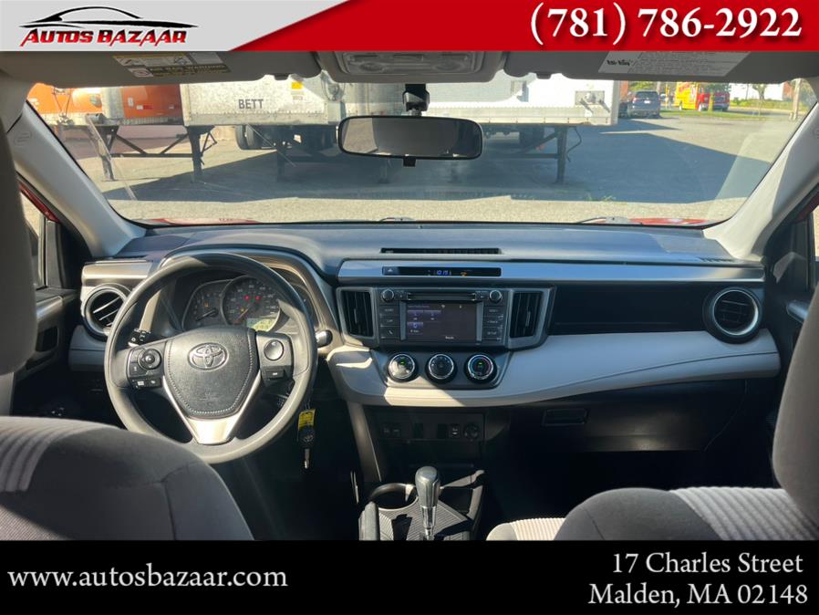 2015 Toyota RAV4 LE photo 14