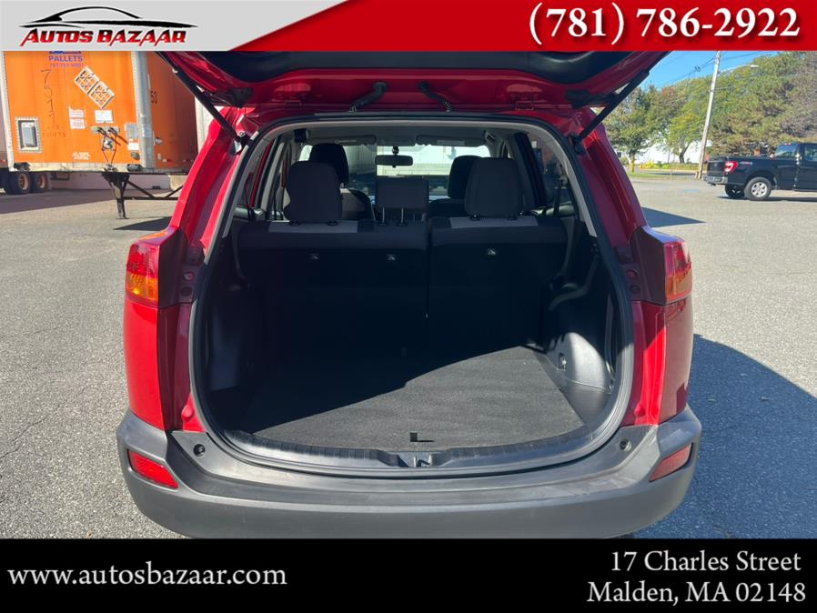2015 Toyota RAV4 LE photo 11