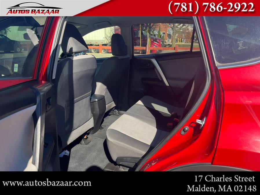2015 Toyota RAV4 LE photo 10