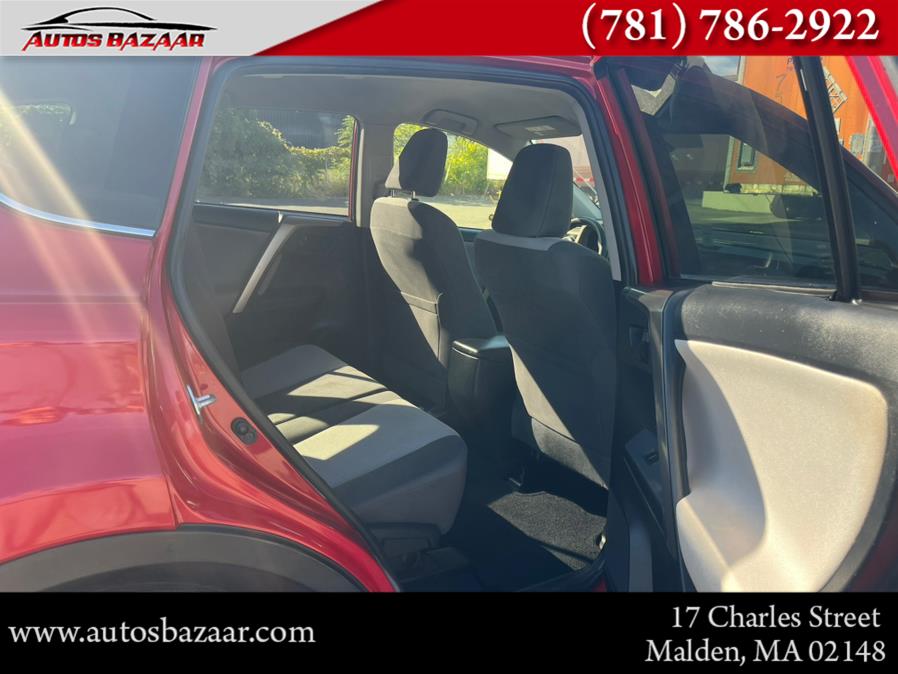 2015 Toyota RAV4 LE photo 12