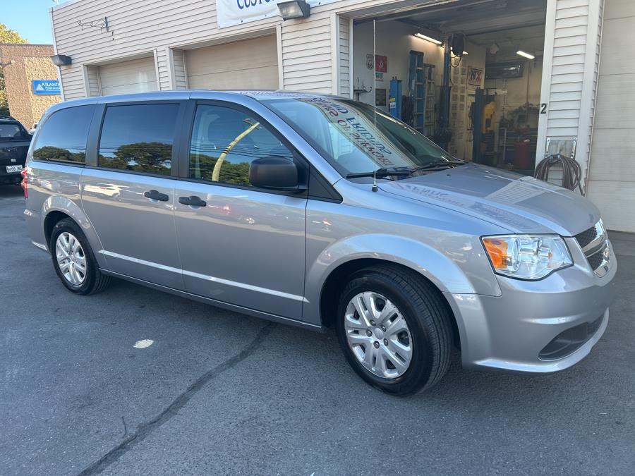 2019 Dodge Grand Caravan SE photo 2
