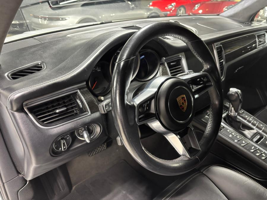 2018 Porsche Macan Turbo Performance Package photo 18