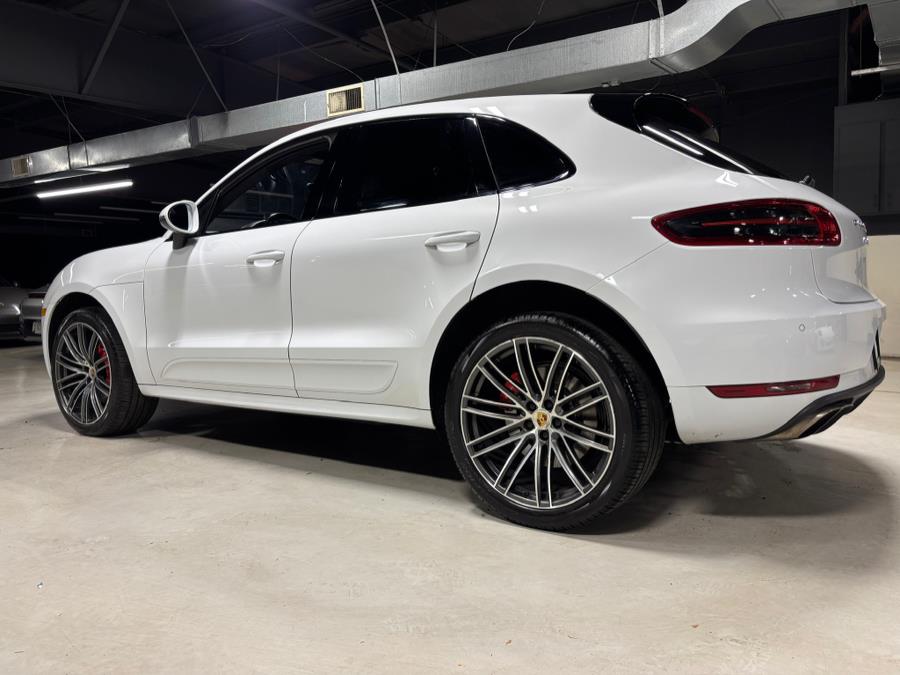 2018 Porsche Macan Turbo Performance Package photo 2