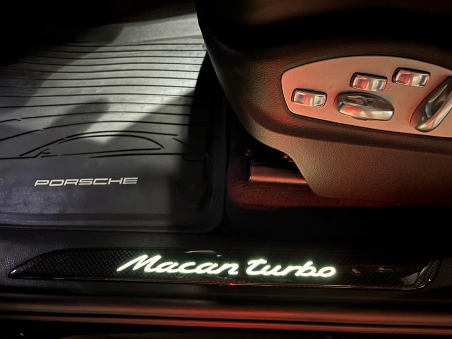 2018 Porsche Macan Turbo Performance Package photo 5