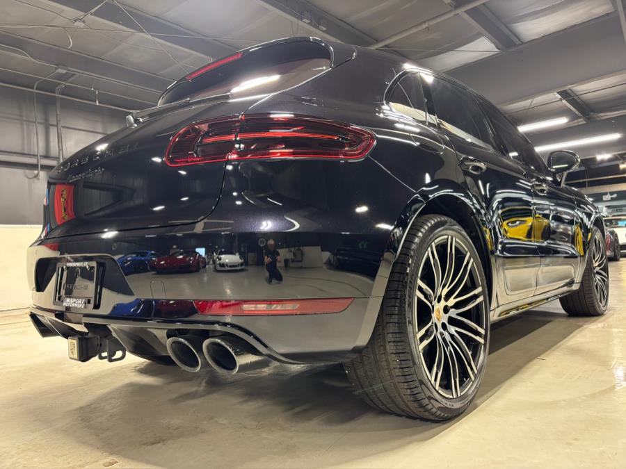 2018 Porsche Macan Turbo Performance Package photo 4