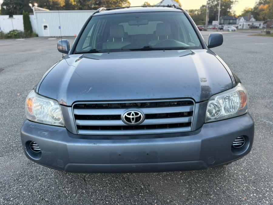 Used 2004 Toyota Highlander in Springfield, Massachusetts | Auto Globe LLC. Springfield, Massachusetts