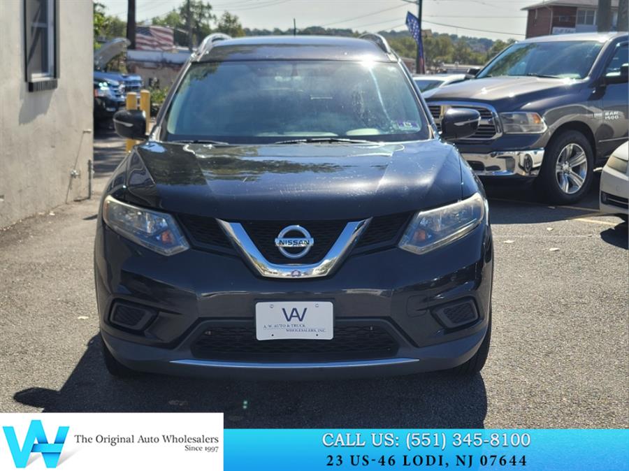 2015 Nissan Rogue SV photo 2