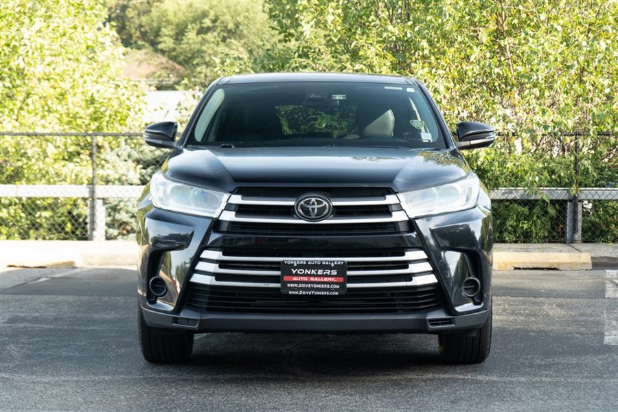 2019 Toyota Highlander LE Plus photo 3