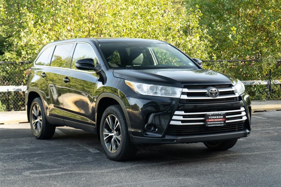 2019 Toyota Highlander LE Plus photo 4