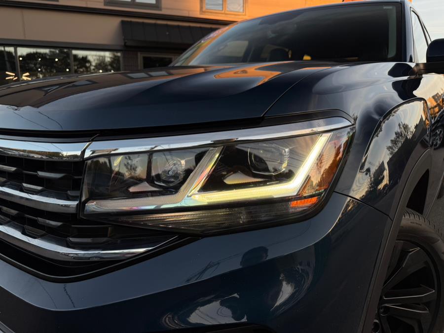 2022 Volkswagen Atlas SE Technology photo 2