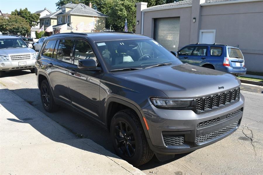 2024 Jeep Grand Cherokee Altitude photo 4