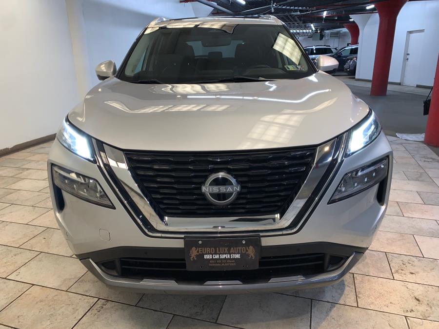 2023 Nissan Rogue SL photo 3