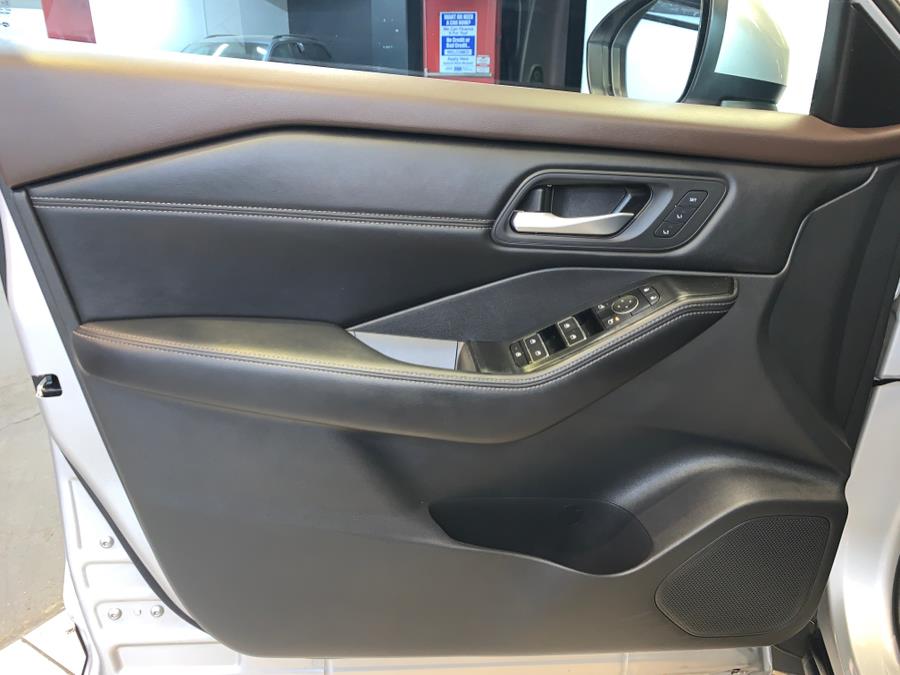 2023 Nissan Rogue SL photo 14