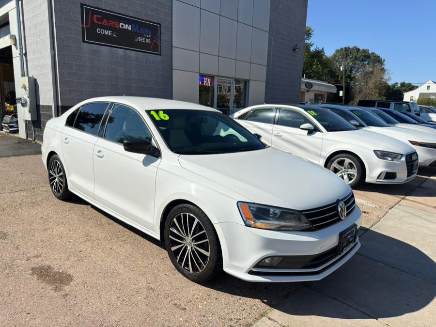 2016 Volkswagen Jetta Sedan 4dr Auto 1.8T Sport PZEV, available for sale in Manchester, Connecticut | Carsonmain LLC. Manchester, Connecticut