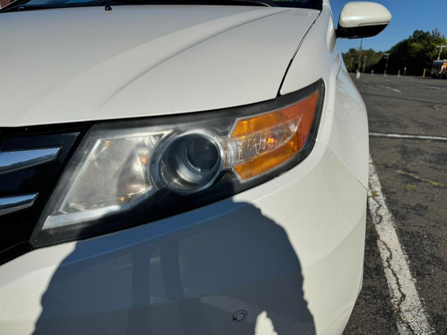 2014 Honda Odyssey 5dr Touring, available for sale in New Britain, Connecticut | Supreme Automotive. New Britain, Connecticut 2014 Honda Odyssey 5dr Touring, available for sale in New Britain, Connecticut | Supreme Automotive. New Britain, Connecticut