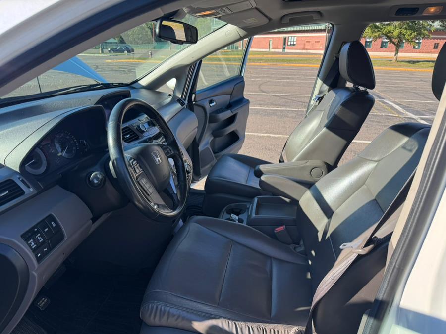 2014 Honda Odyssey 5dr Touring, available for sale in New Britain, Connecticut | Supreme Automotive. New Britain, Connecticut 2014 Honda Odyssey 5dr Touring, available for sale in New Britain, Connecticut | Supreme Automotive. New Britain, Connecticut